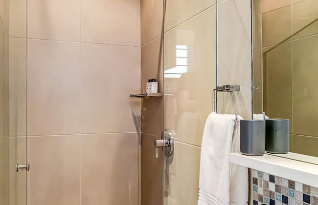 Secure Holiday Apartment w Private Pool Calico - Foto 35