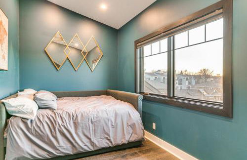 Stylish Omaha Home with Balcony - 2 Mi to Downtown! - Foto 19