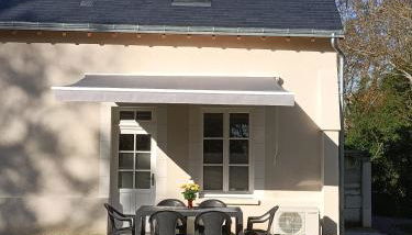 Gîte climatisé VILLA ESPERANZA à Valençay 2 à 5 p proche zoo de Beauval et châteaux Pour touristes et travailleurs - Foto 3, Garden view