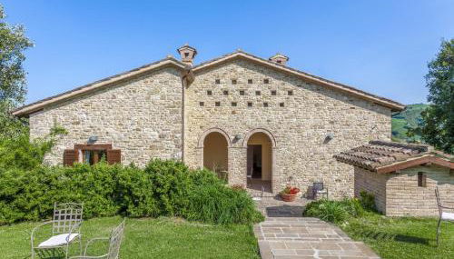 Beautiful Villa in Belforte All'isauro With Swimming Pool - Foto 2