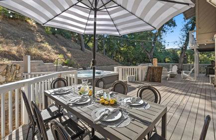 Hidden Oaks Farmhouse by Avantstay Hot Tub, Deck - Foto 80