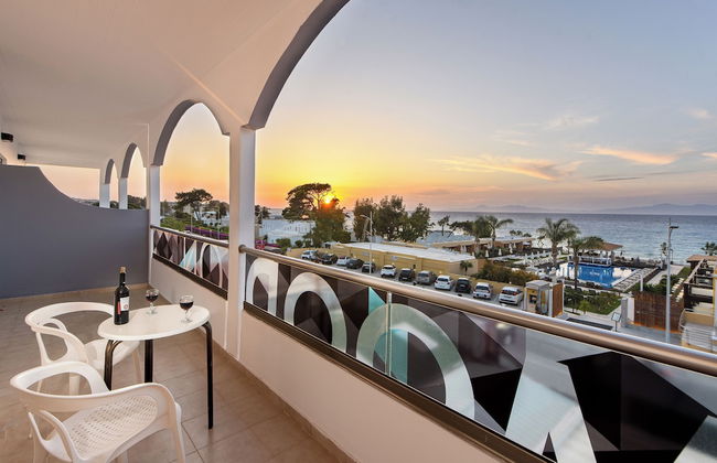 Sunny Days Hotel Apt - Photo 1