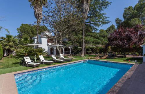 VILLA LATEL - Photo 1