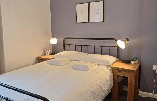 Two-bedroom Cottage - Sandstone Garden Patio - Free Parking - Pets Welcome - Foto 15