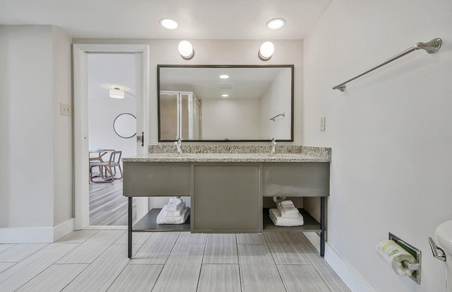 Global Luxury Suites at Georgetown - Photo 66