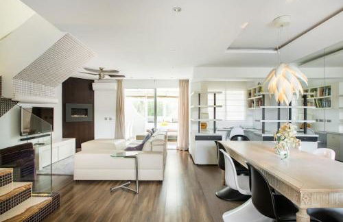 Boutique Townhouse with Hot Tub near Puerto Banus - Foto 1