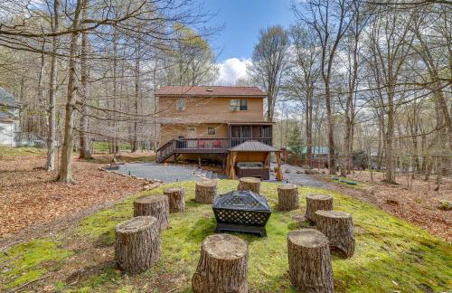 Hot Tub, Game Room! Poconos Home 22 Mi to Slopes - Foto 32