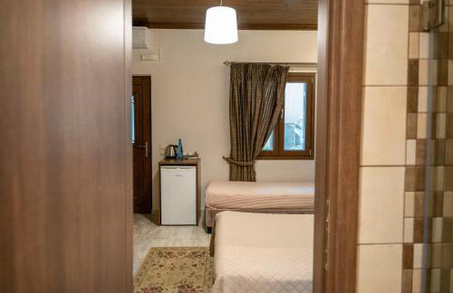 Liontos Rooms - Photo 67