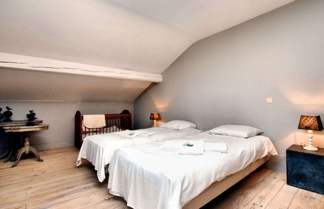 Luxurious Holiday Home in Érezée with Hot Tub - Photo 6