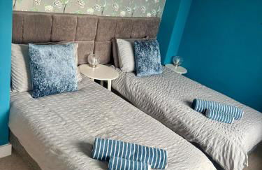 4 bed Townhouse with spectacular views 4 miles from Cardiff 10min drive or train journey to city centre - Photo 30