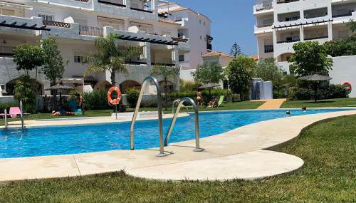 2 Bed-sleeps 4-private Patio-pool-aircon - Foto 5