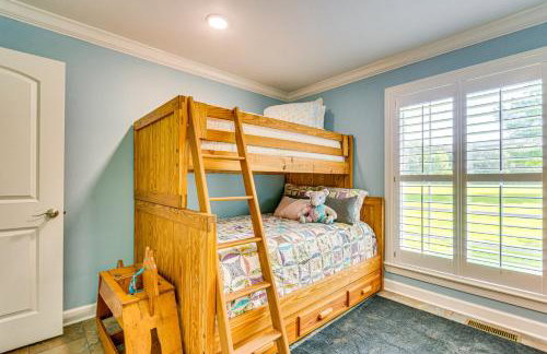 Riverfront Retreat with Fire Pit and Deck - Foto 25