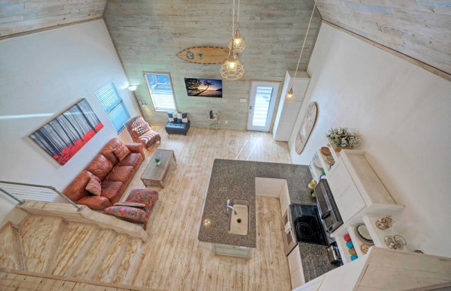 Shared Pool w/ Bay Views, Boat Dock Fishing Big Slough by Avantstay - Foto 15