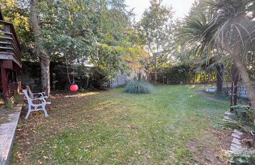 Maison atypique -Jardin, terrasse & cabane perchée - Foto 33