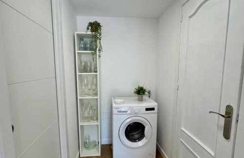 Boutique 2BR & 2BA Apt at Villa Bonica Estate - Photo 13