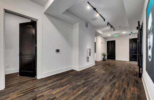 Downtown loft w parking & rooftop Apt 102 - Foto 45