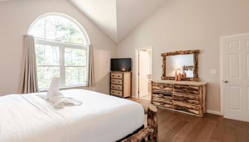 The Hangout Haven - Theater, Hot tub, Pickleball, Ping pong, Firepit - Foto 4