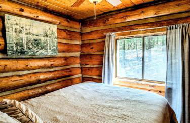 Charming Log Cabin in Tall Pines w Large Deck - Foto 19