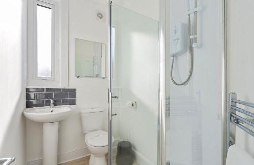 Jasmine Villa A - Ideal for QMC & Uni - Free parking - Photo 26