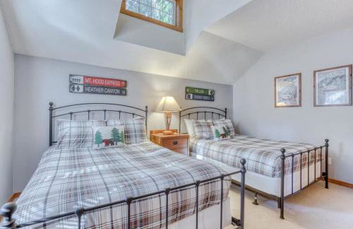 Lazy Bear Lodge · Spacious 6BR Lodge with Chef's Kitchen, Hot Tub, Golf Views and more - Foto 42