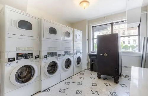 Perfect 1BR In Prime Location & View of Stadiums - Photo 18