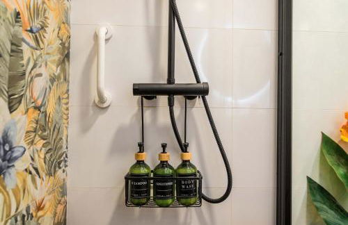 Artistic flat next to Ruzafa Welcome to the Jungle - Photo 17