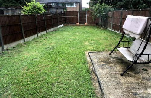 Luxurious Detached Holiday House Free Parking near Airport Town Centre Railway Station - Foto 38