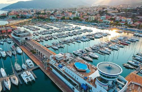 Loano: Centro e Mare a portata di mano - Foto 23