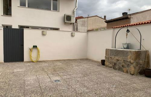 Acogedora Casa con Patio en El Tiemblo (Ávila) - Photo 18