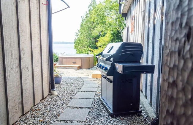 Tofino Oceanfront Hotel Suite 2 - Photo 10