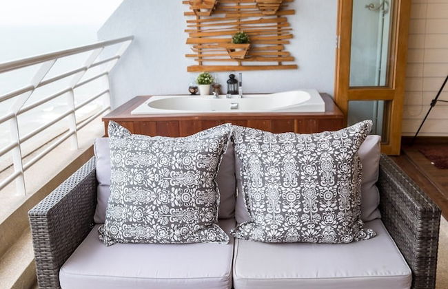 Sandy Beach Condo 17D - Photo 5