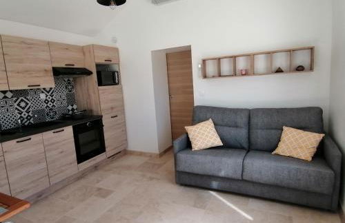 Petite Maison refaite à neuf proche plage - Foto 13