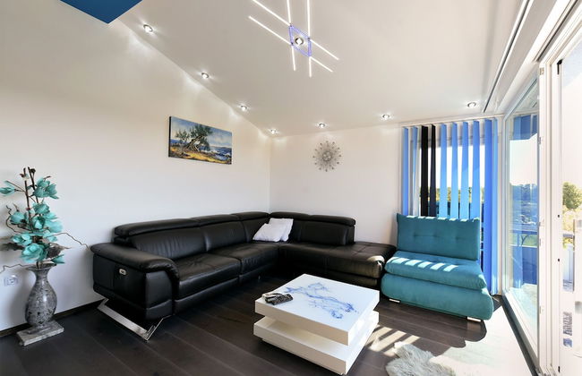 House 1971 - Photo 30