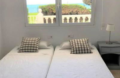 Modern apartment with pool on the beachfront in Marbella by SharingCo - Photo 52