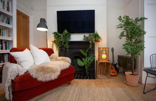 Stag & Hen Retreat - Walk to Nightlife - Sleeps 16 - Foto 19