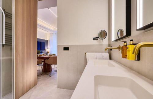 Snob Suite - Photo 34