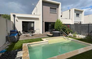 Agréable et lumineuse maison t4 air conditionné piscine jacuzzi parking - Foto 36