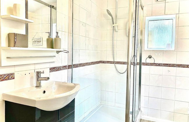 Stunning 3-bed House in Bedford, Quiet Location - Foto 20