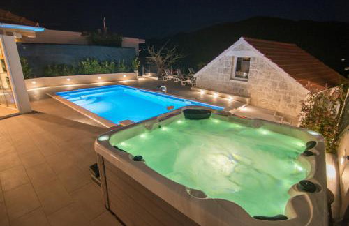 Villa Milena with heated pool and jacuzzi - Photo 4