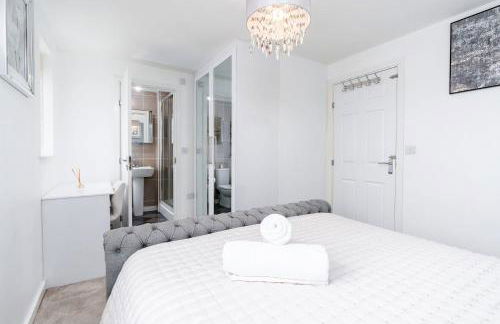 Charming 3 Bedroom Home with Garden near Doncaster - Foto 20