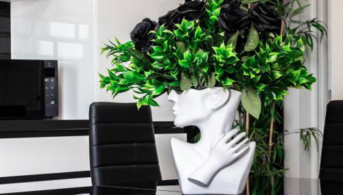 Black & White or Pop Art - Design Apartments with Parking & WiFi - Photo 5