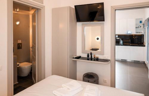 G & W Suites - Photo 15