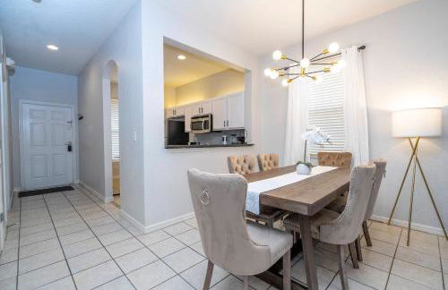 Cozy 4BR Regal Oaks close to Disney - Foto 8