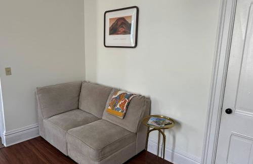 Boutique One Bedroom Apartment - Photo 11