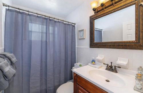 Ventur Tropical w Hot Tub Close to Beach - Photo 23