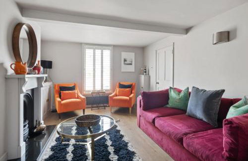 Enchanting 3BR House in Lymington with Garden - Foto 4