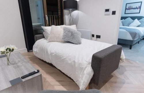 Luxury 1 Bed Apartment, Manchester Piccadilly by Kammili Properties - Photo 5