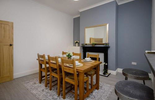 Comfy 3-Bed, Sleeps 5 & Parking - Foto 5