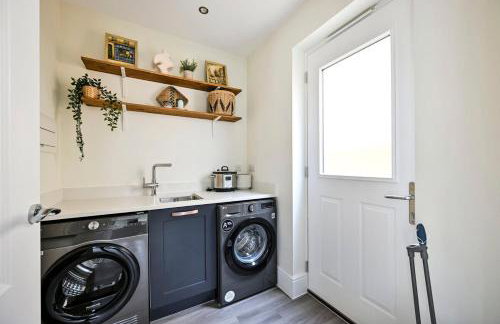 Premium 3 Bed Residence w Garden and Parking - Foto 18