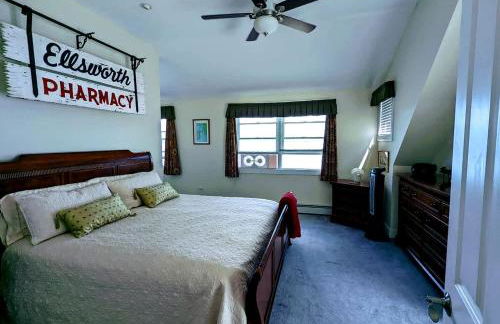 Gorgeous Beach House with Private Beach, Fire Pit & Outdoor Living Near Bar Harbor, Hancock Point Maine - Photo 14